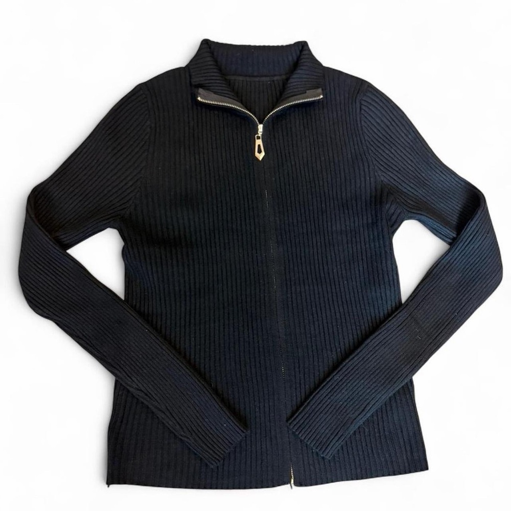 Full-zip black & gold long sleeve shirt 🖤✨